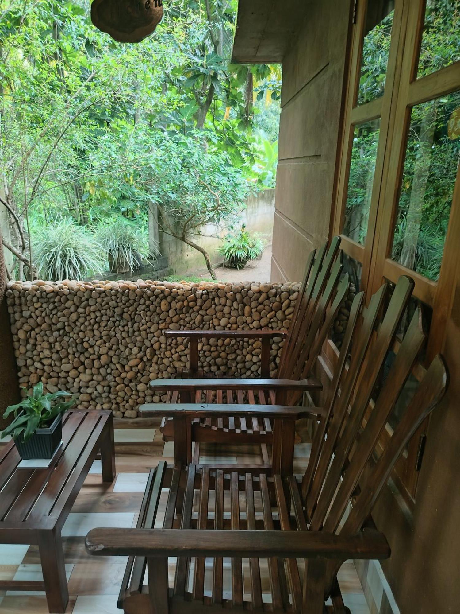 Peacock'S Paradise Safari Hostel Udawalawe Bagian luar foto